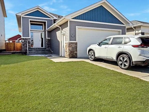 308 N Greenwood Pl, Coalhurst, AB T0L 0V2