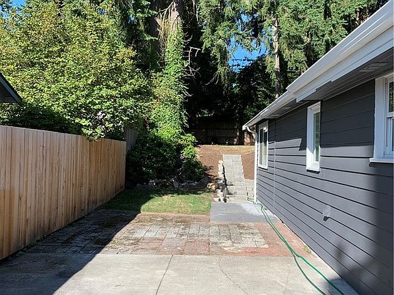 3rd image of 14841 Fremont Ave N