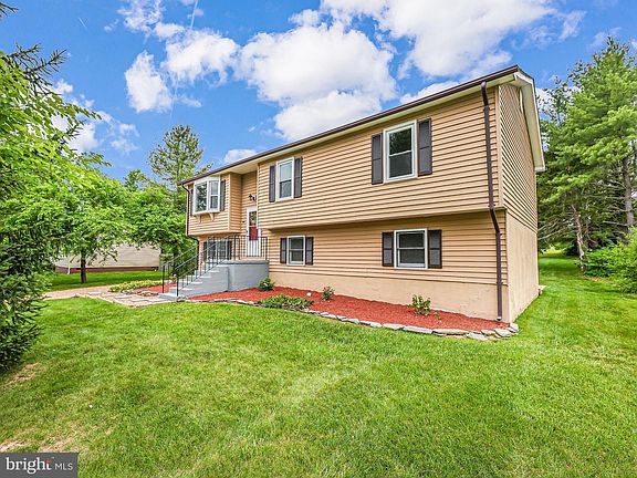 2nd image of 10923 Bristol Pl