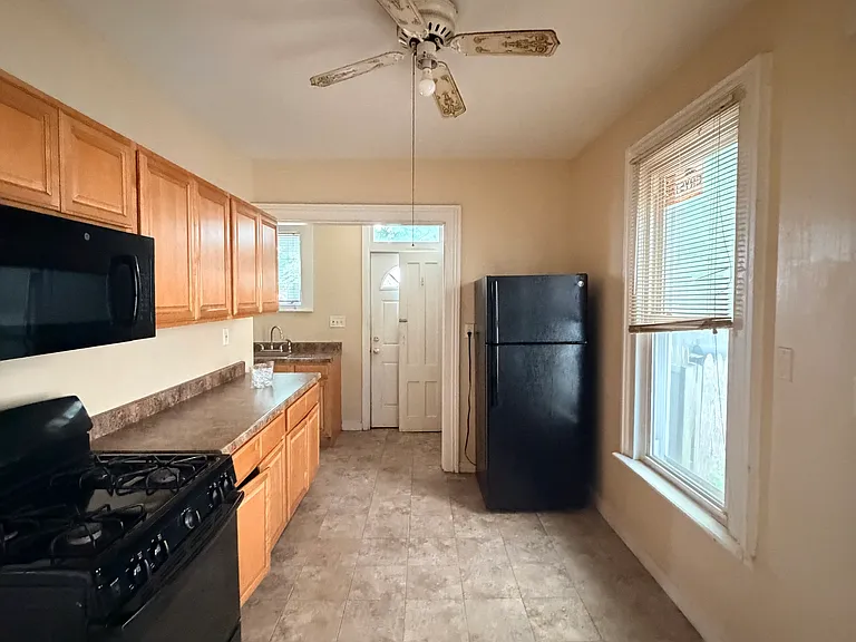 224 Lloyd St #1 — Photo 3
