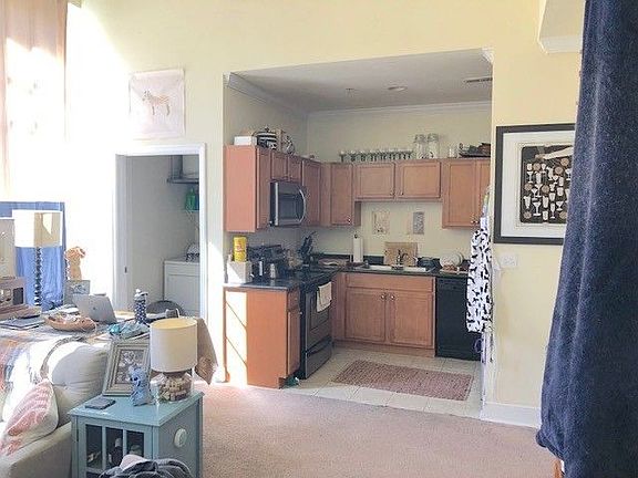 2nd image of 525 E Grace St APT 301