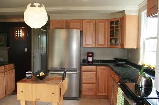 3rd image of 231 Court St