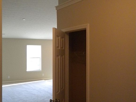 4th image of 3007 Remington Dr