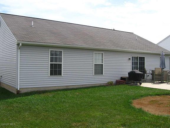 3rd image of 20 Landover Ln