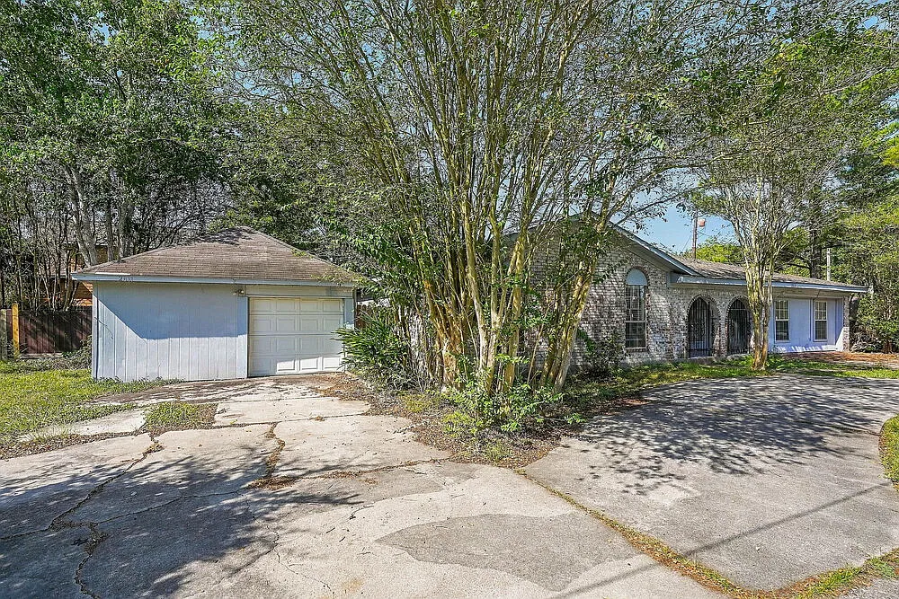 3 bed, 3.0 bath, 2710 sqft, $2,080 — Photo 4