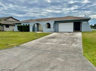 1812 SE 2nd Ter, Cape Coral, FL 33990