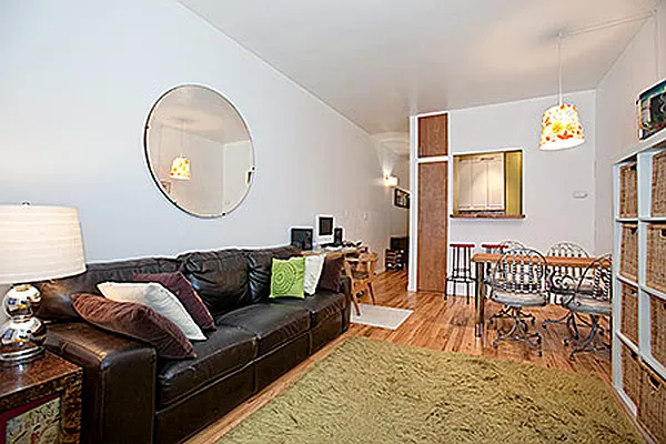 Sold by R New York | media 2