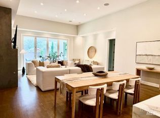 1040 5th St E, Sonoma, CA