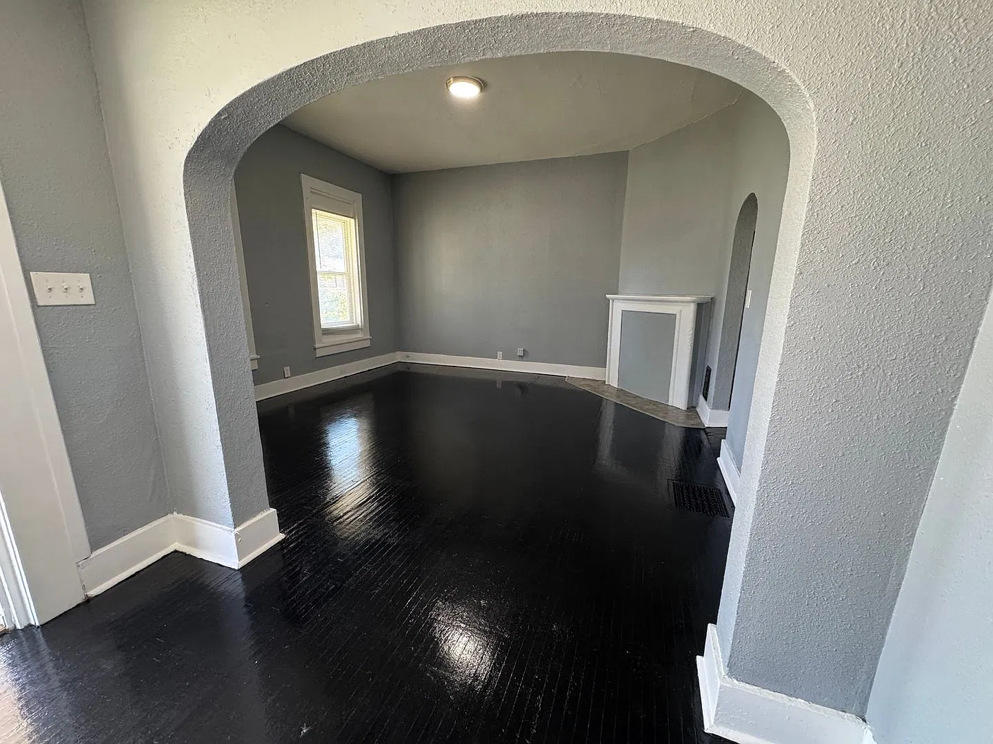 1640 Woodlawn/Mullin — Photo 4