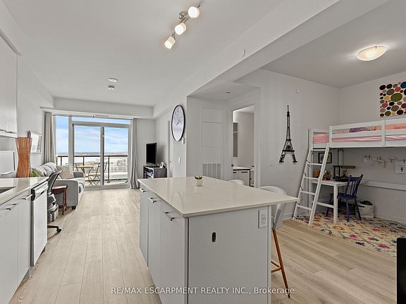 4th image of 385 Winston Rd #1110