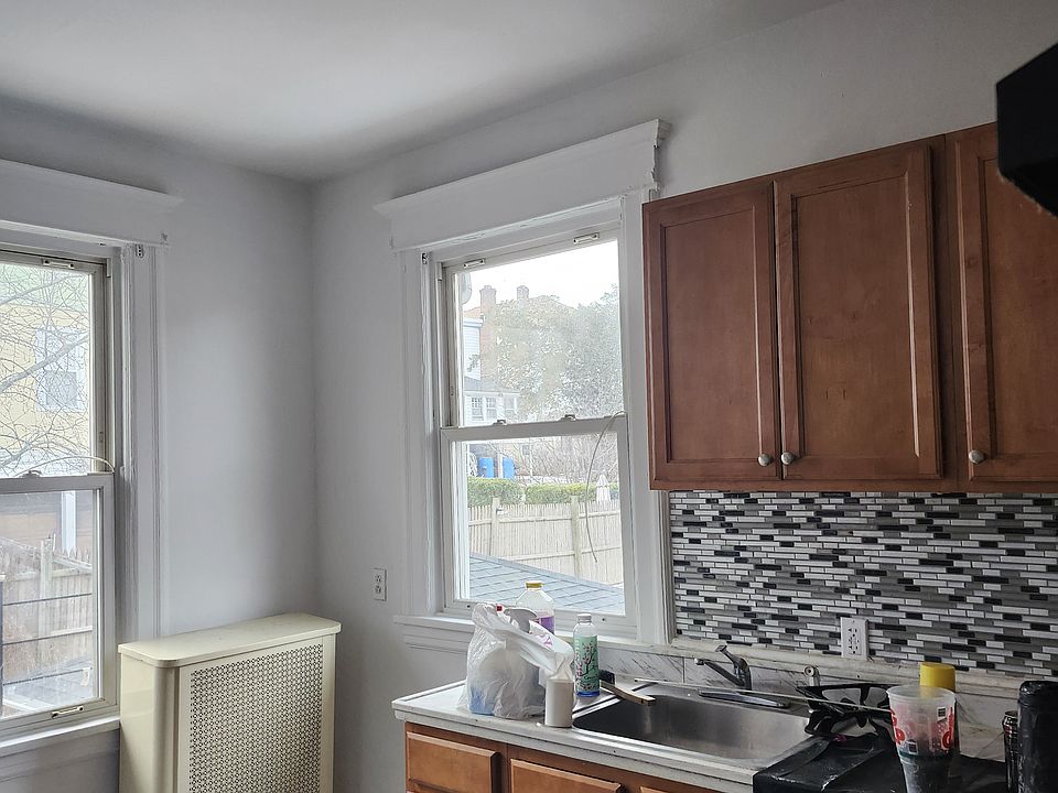 1st image of 640 S 6th Ave Floor 2