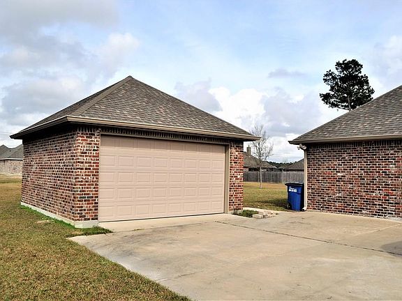 5th image of 1704 N Woodland Forest Dr