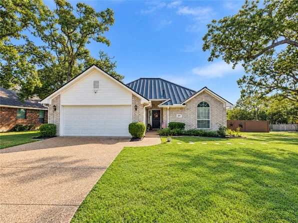 2900 Mirrormere Cir, Bryan, TX 77807