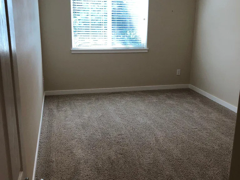 824 NE 109th Ct — Photo 7