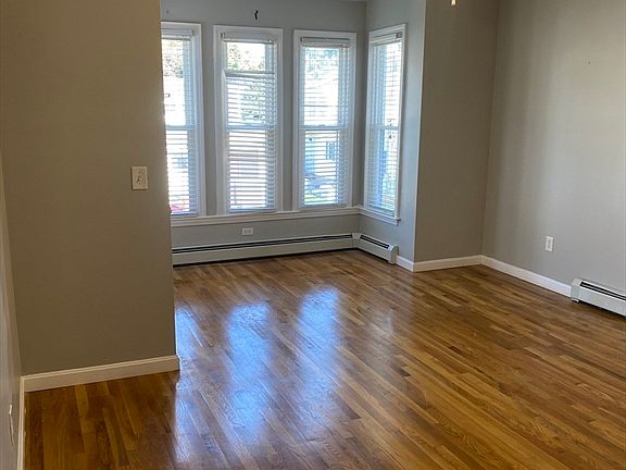 5th image of 236 Market St