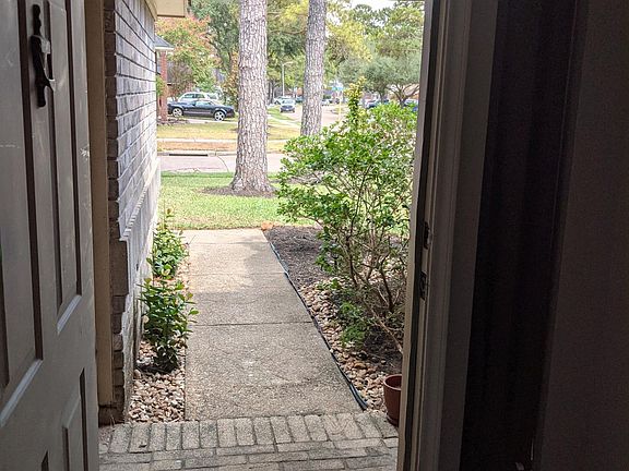 2nd image of 15974 Oak Mountain Dr