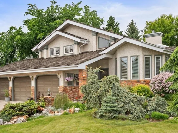 471 Ronning St NW, Edmonton, AB T6R 1Z2