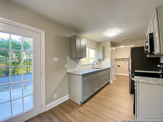 3 bed, 2.5 bath, 1525 sqft, $1,495 — Photo 4