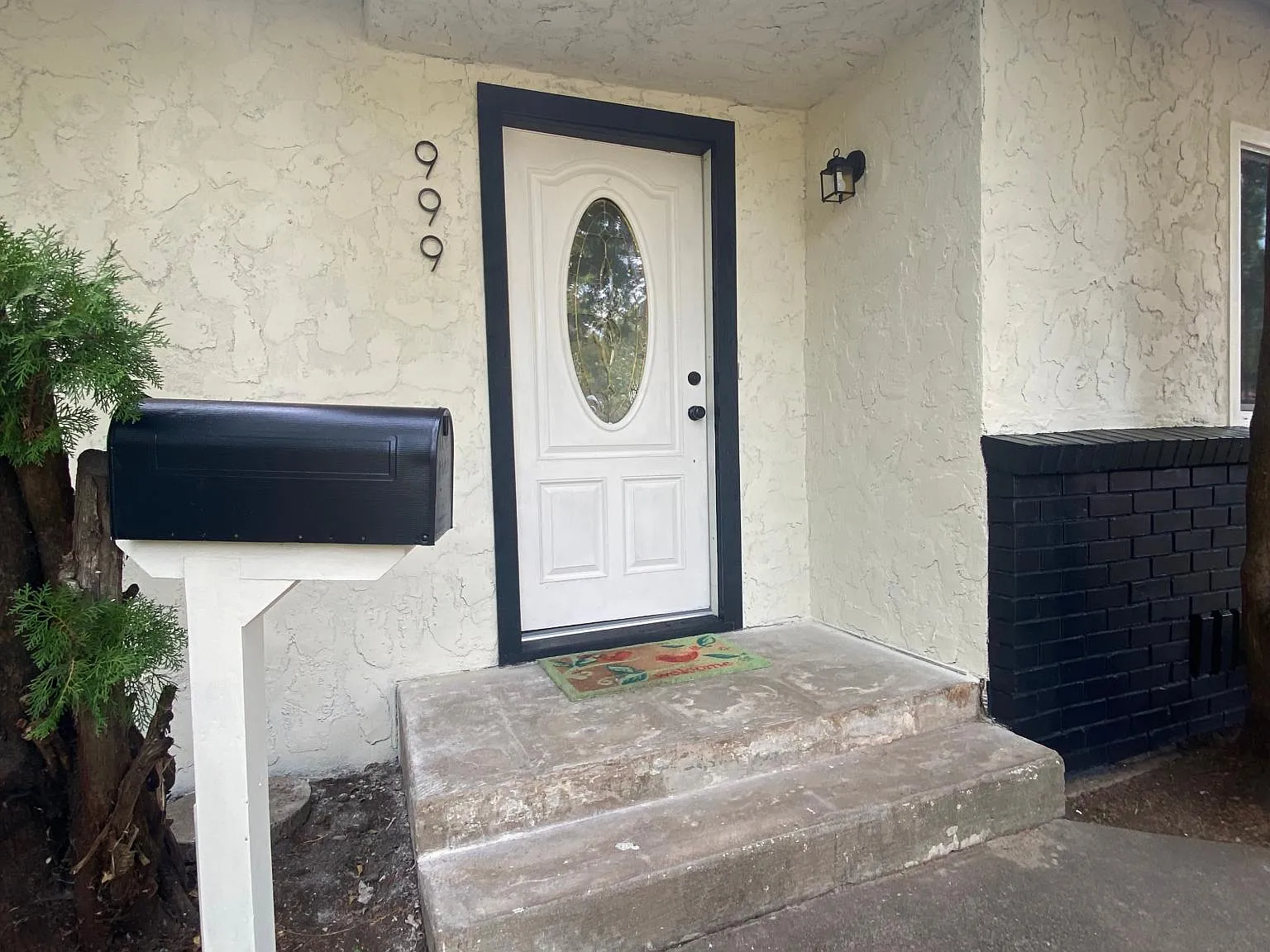 4 bed, 1419 sqft, $2,400 — Photo 2