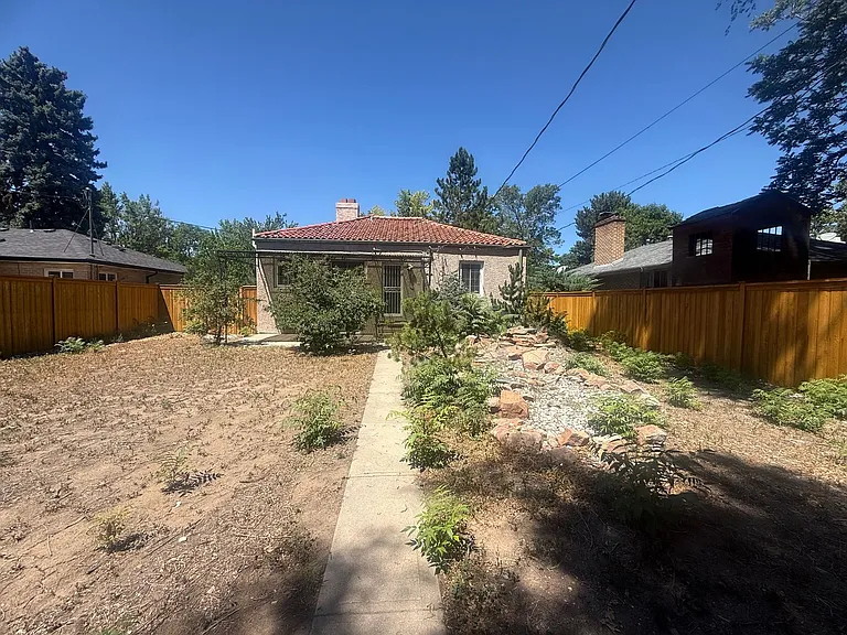 834 N Newport St — Photo 25