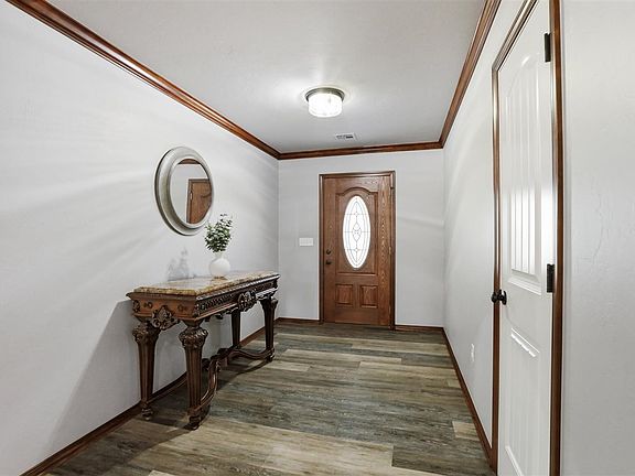 5th image of 505 S Buckingham Rd