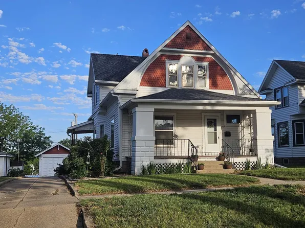 1119 H St, Fairbury, NE 68352