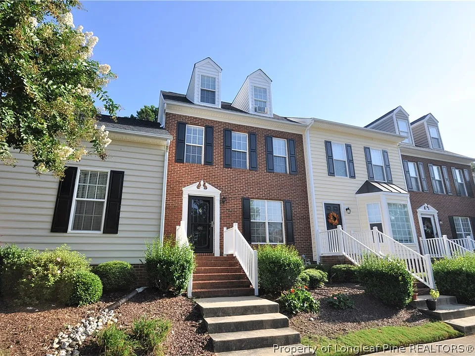 402 Knightsborough Way