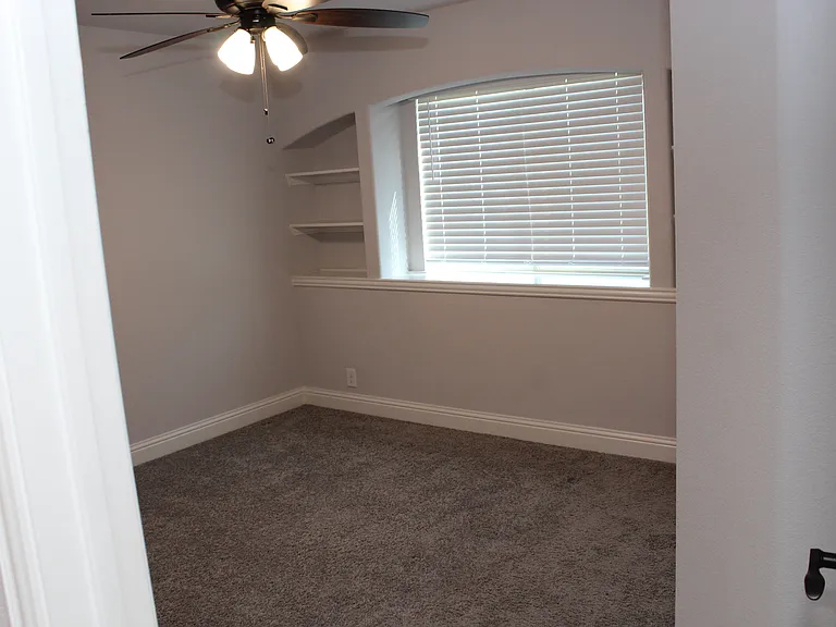 1221 Verheyden Dr — Photo 20
