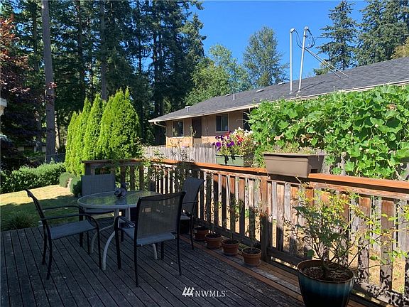 5th image of 2616 204th St SW