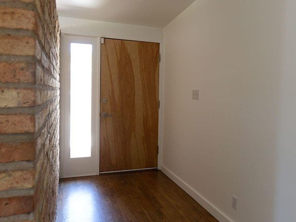 5th image of 318 E Kaler Dr