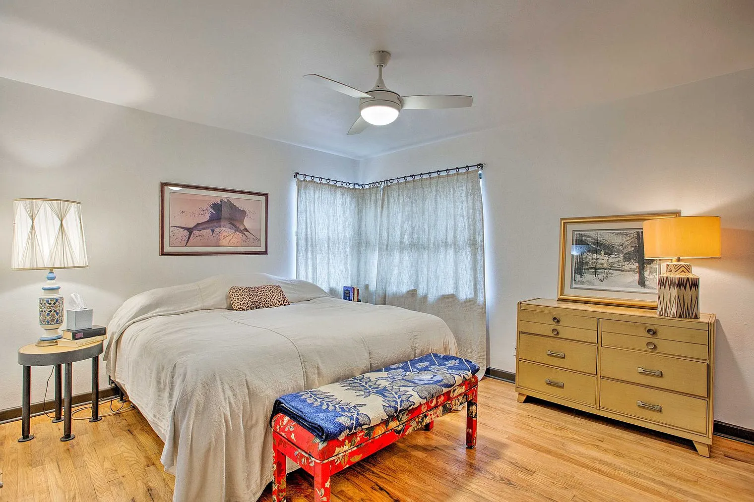 4 bed, 3.0 bath, 1593 sqft, $5,870 — Photo 4