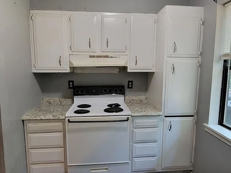 Apartment Close to Lyon College — Photo 24