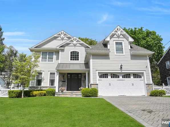 109 Lake Rd, Demarest, NJ 07627