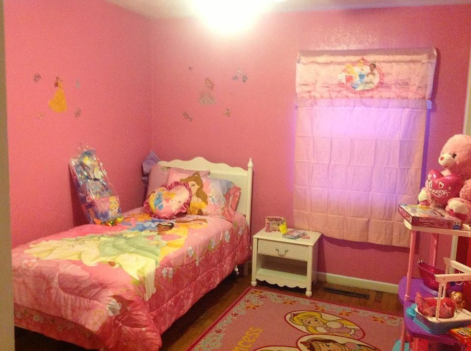 2nd image of 2758 Park Dr