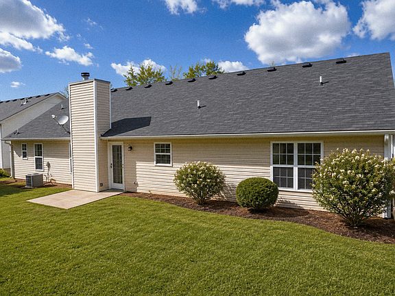 2nd image of 535 Pebble Blvd