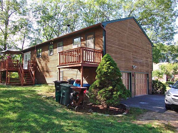 4th image of 32 Teakwood Dr W