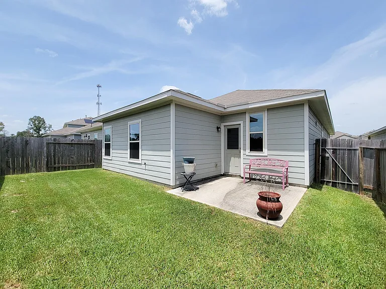 25392 Northpark Lake Dr — Photo 34