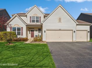 1197 Windmere Cir, Antioch, IL 60002