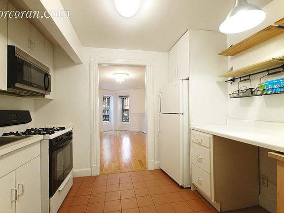 4th image of 612 10th St #1