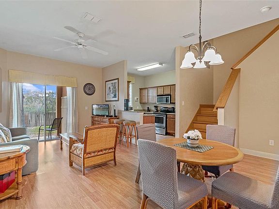 4th image of 3244 Calabria Ave