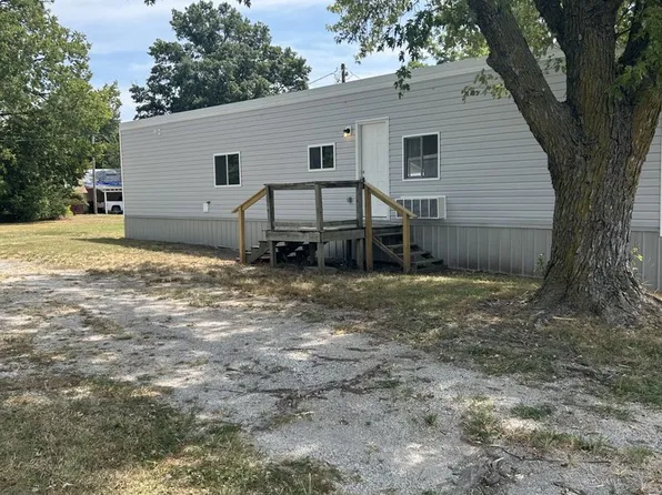 627 W 8th, 627 W 8th St #12, Baxter Springs, KS 66713