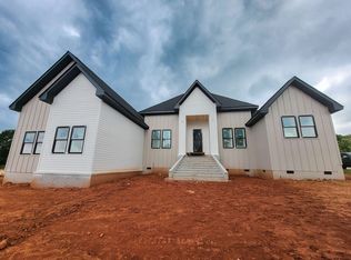 102 Still Ln, Greer, SC 29651
