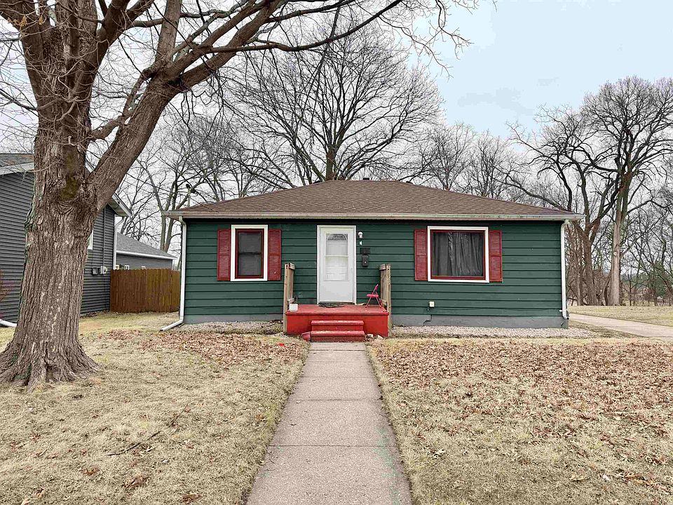 2nd image of 925 Brewster Ave