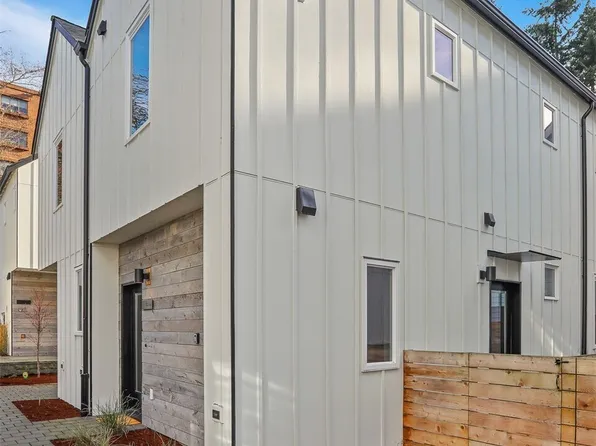 10344 Wallingford Avenue N, Seattle, WA 98133