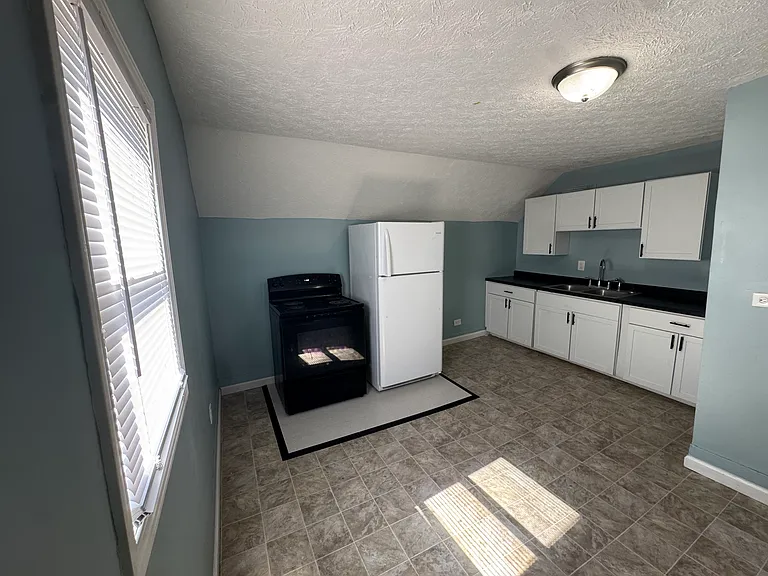 1805 N Wabash Ave #1/2 — Photo 3