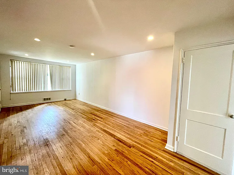 108 Varnum St NE — Photo 11