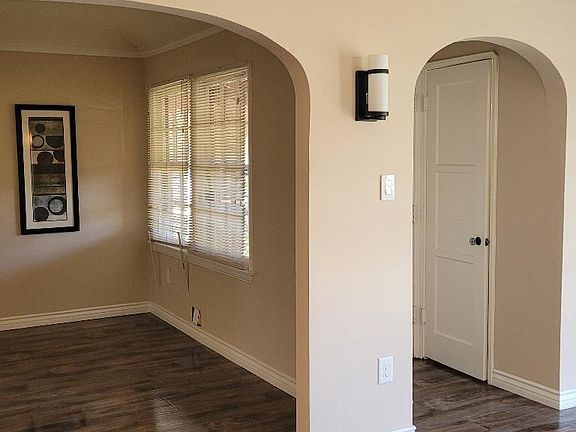 5th image of 3820 Dublin Ave