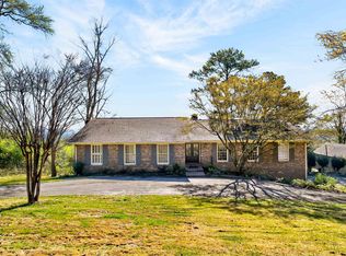 3001 N Woodridge Rd, Mountain Brook, AL 35223