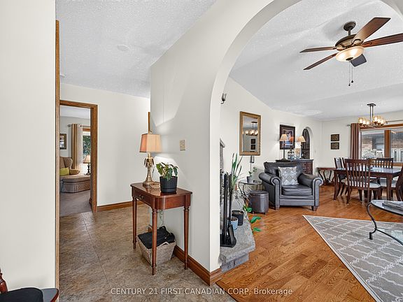 3rd image of 22 Heritage Ct