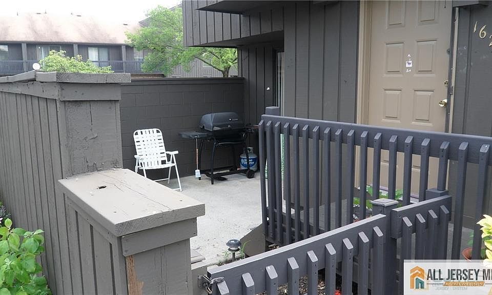 1st image of 162 Westgate Dr #162